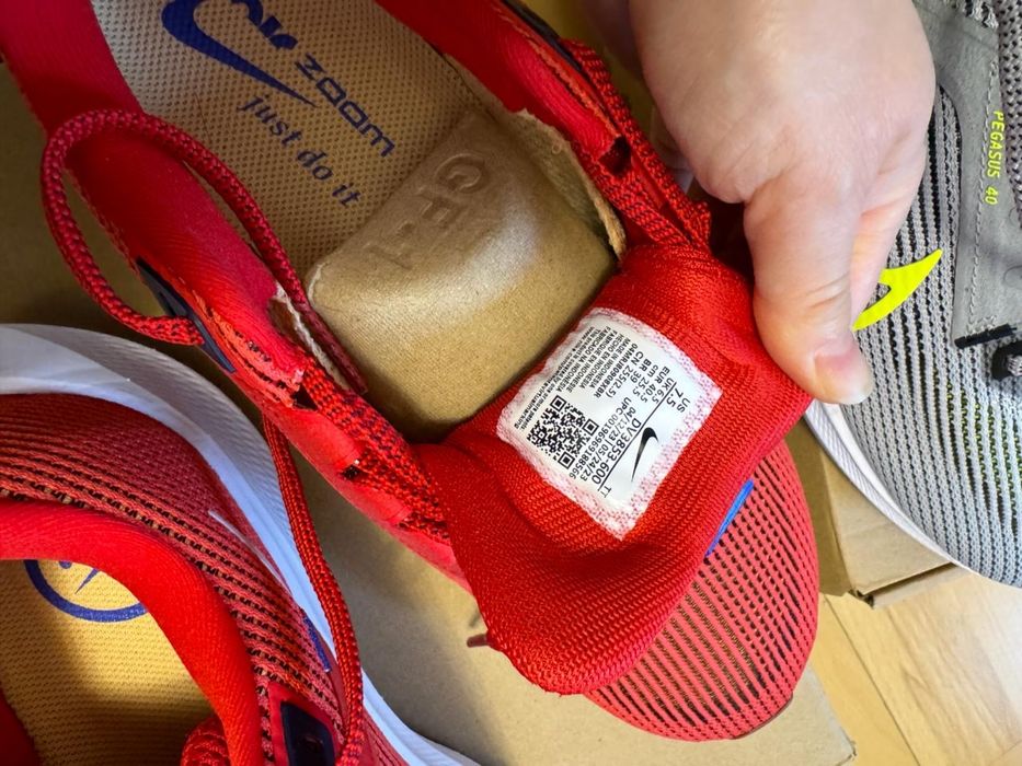 Продаются Кроссовки Nike