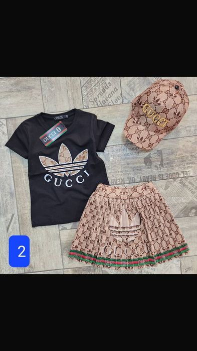 Compleuri pentru fetițe