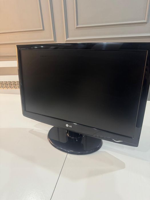 Монитор 1920/1080 60герц