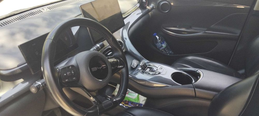 Продаётся автомобиль  BYD   e2