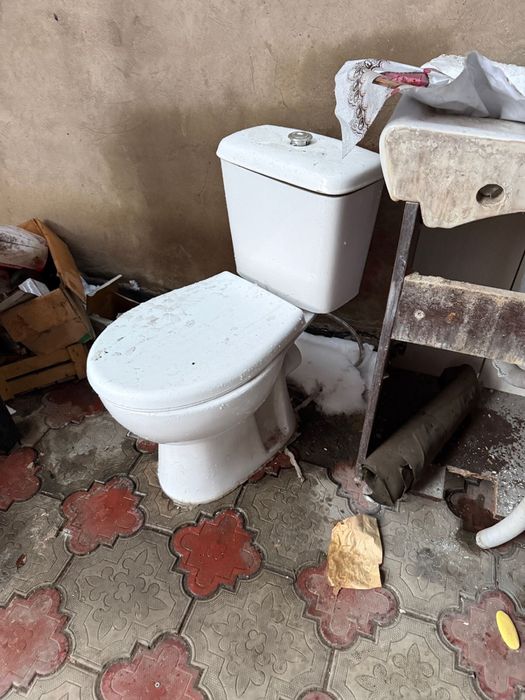 Продам срочно унитаз