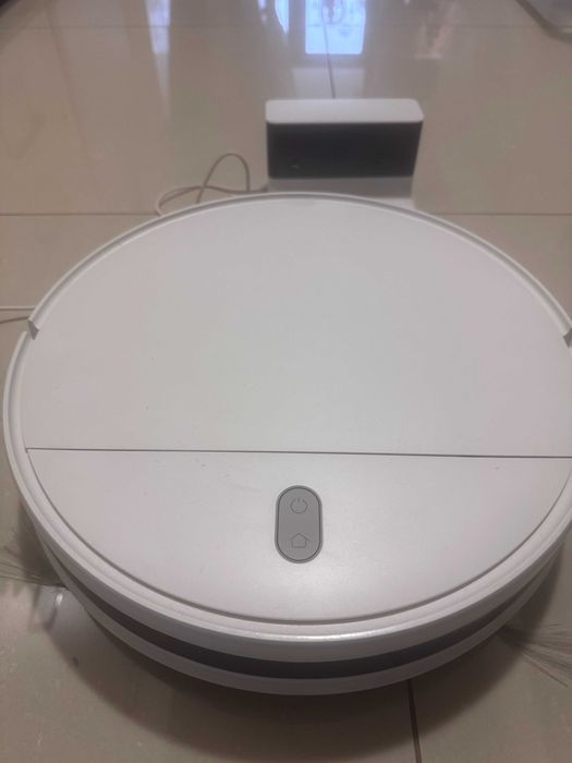 Xiaomi Mi Robot Vaccum-Mop Essential
