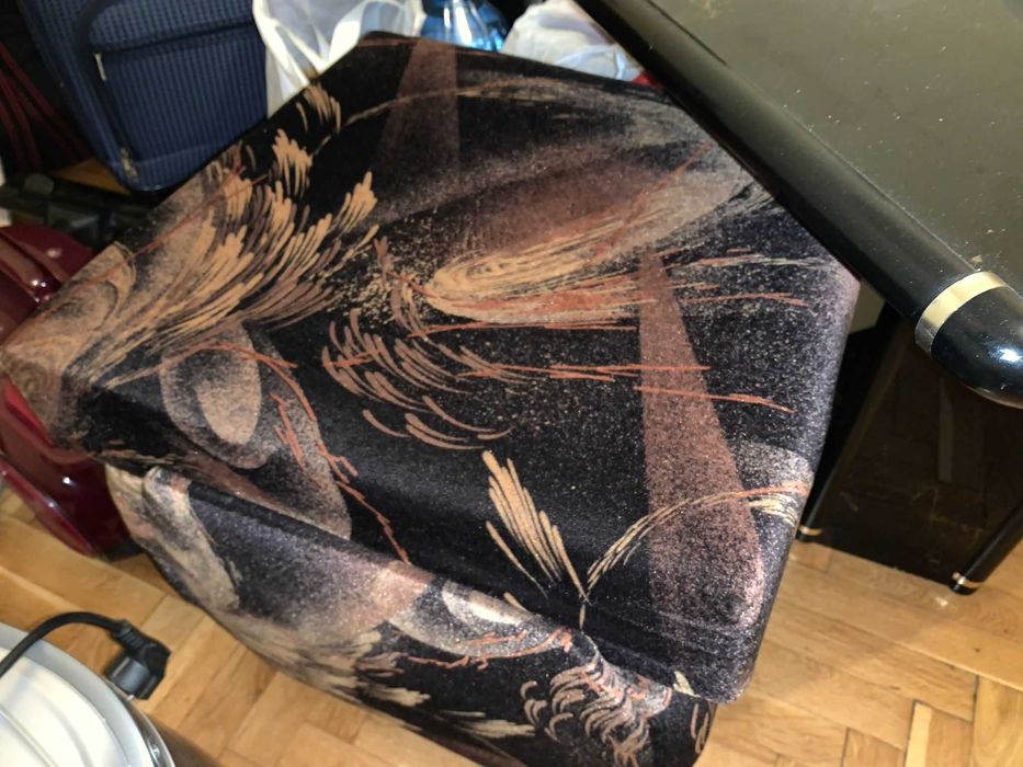 Продавам комплект мебели: маса, фотьойл и 2 табуретки – 159.99 лв