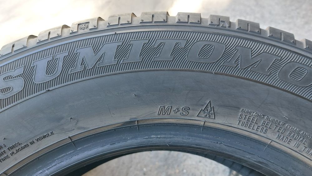 Зимни гуми 215/65/16 Sumitomo 2 броя
