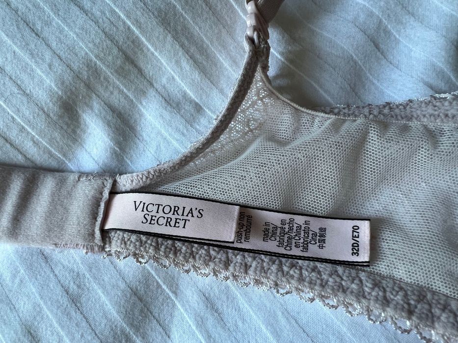 Автентични сутиени Victoria’s Secrets