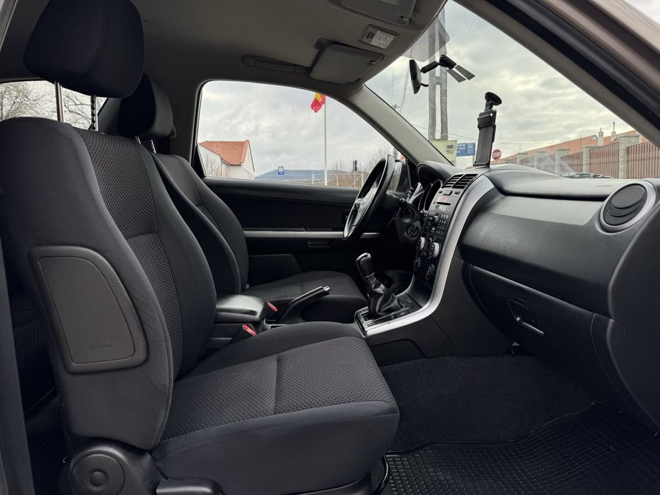 Suzuki grand vitara 2013 4x4 recent adus