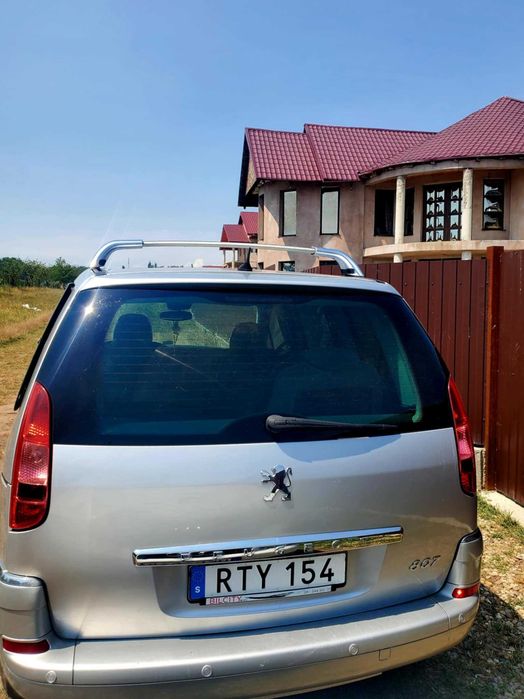 Mașina cu 7 locuri de familie