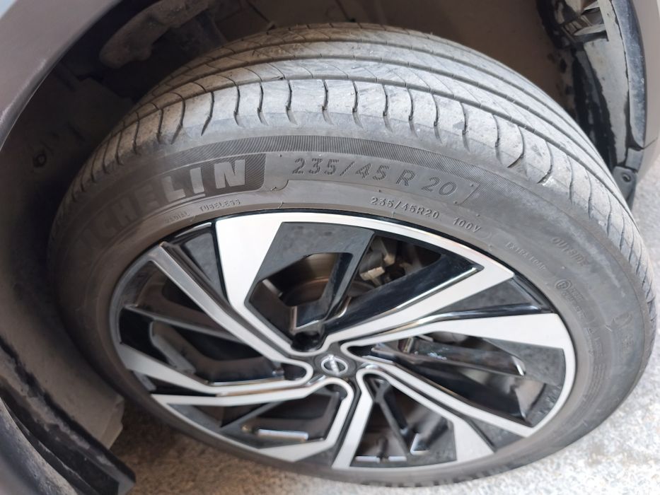 Michelin Primacy 4 - 235 / 45 / 20 R Летни