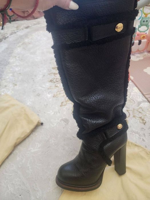 Строго оригинальные сапоги от Louis Vuitton