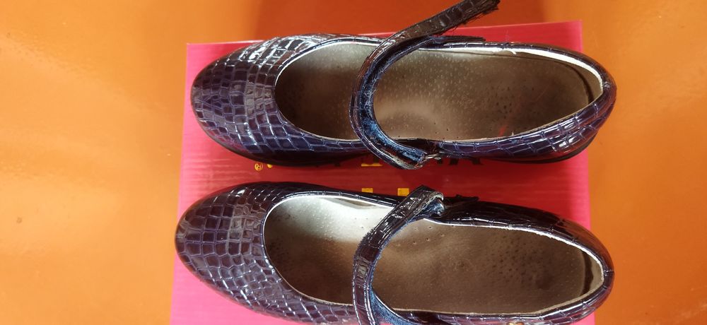 Школьные туфли для девочки