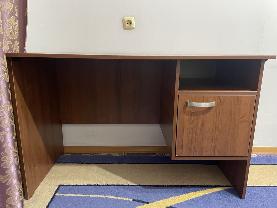 Письменный ученический стол