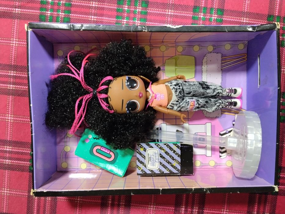 Papusa Lol Surprise tweens hoops