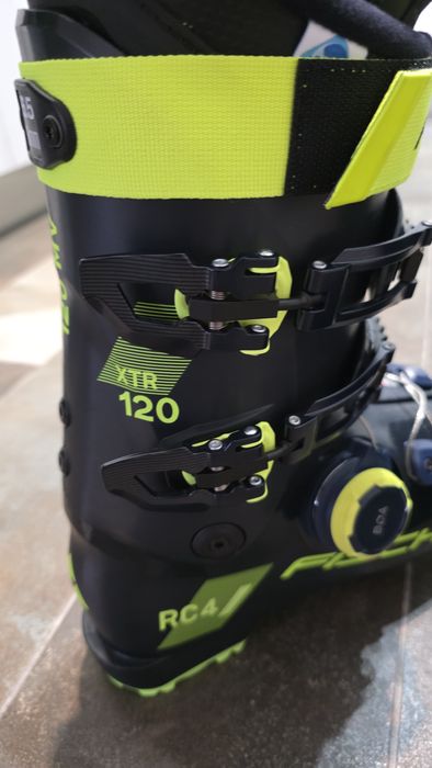 Продавам ски обувки Fischer RC4 120 BOA No 26,5