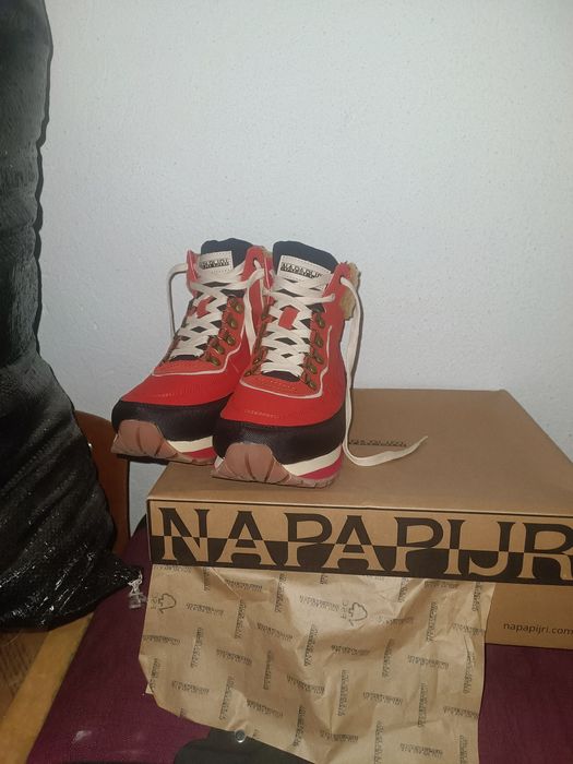 Нови зимни обувки NAPAPIJRI 39 номер