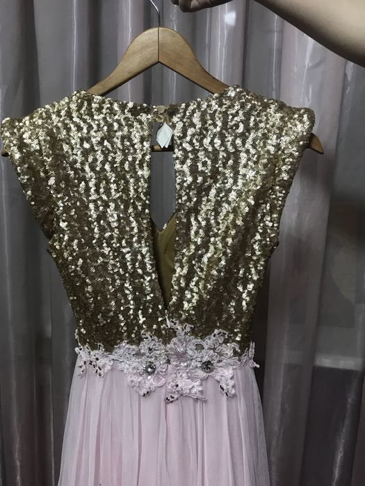 Платье вечернее