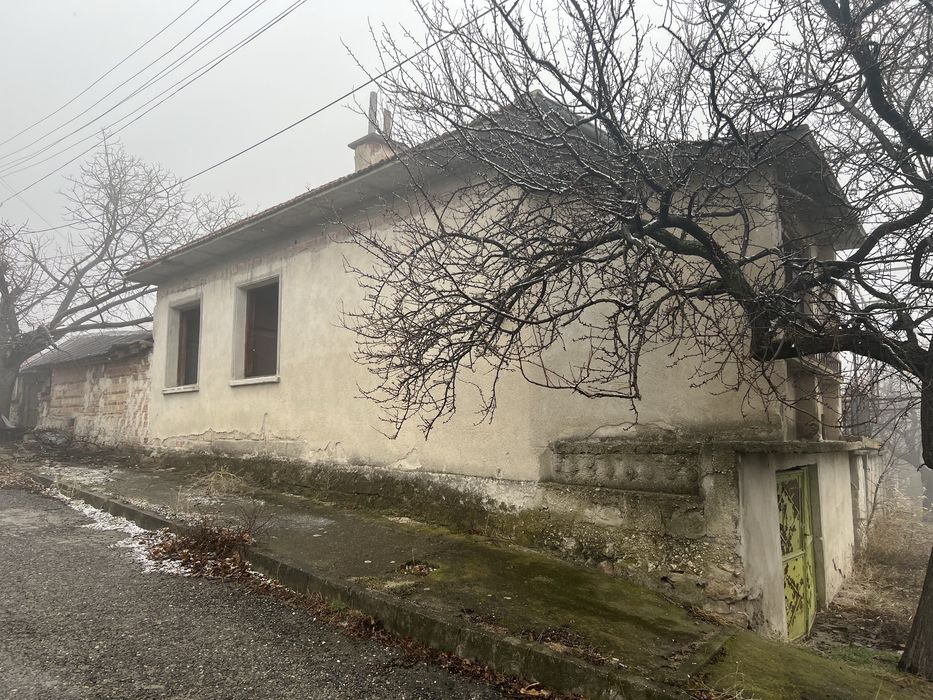 Продава се Къща в с. Горно Изворово, Област Стара Загора - 65 кв.м за 824 €/кв.м - Снимка #1