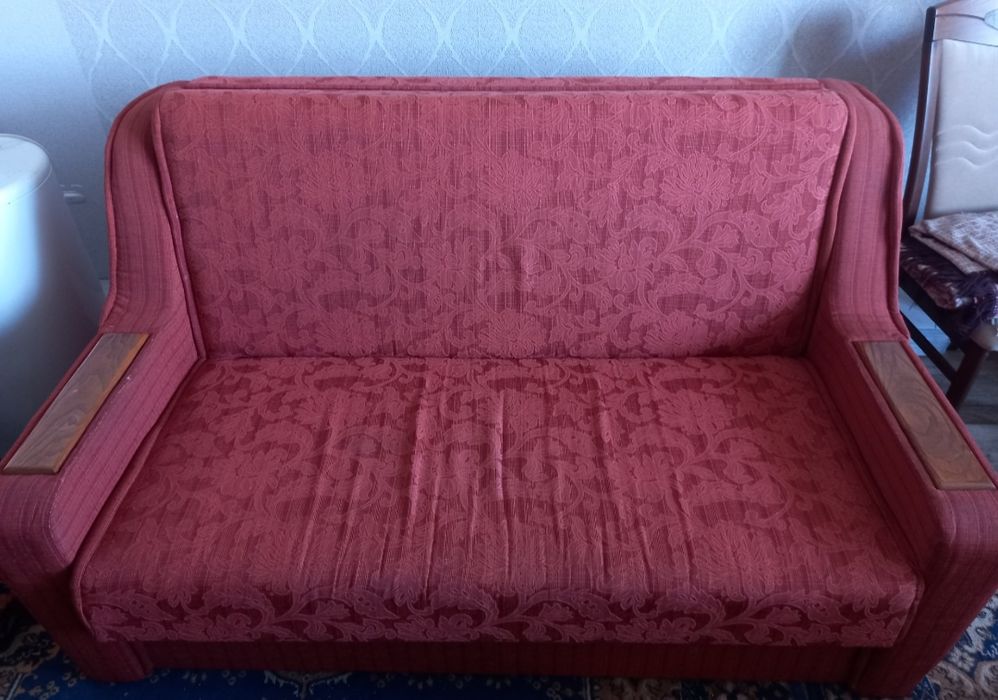 Продам маленький диван