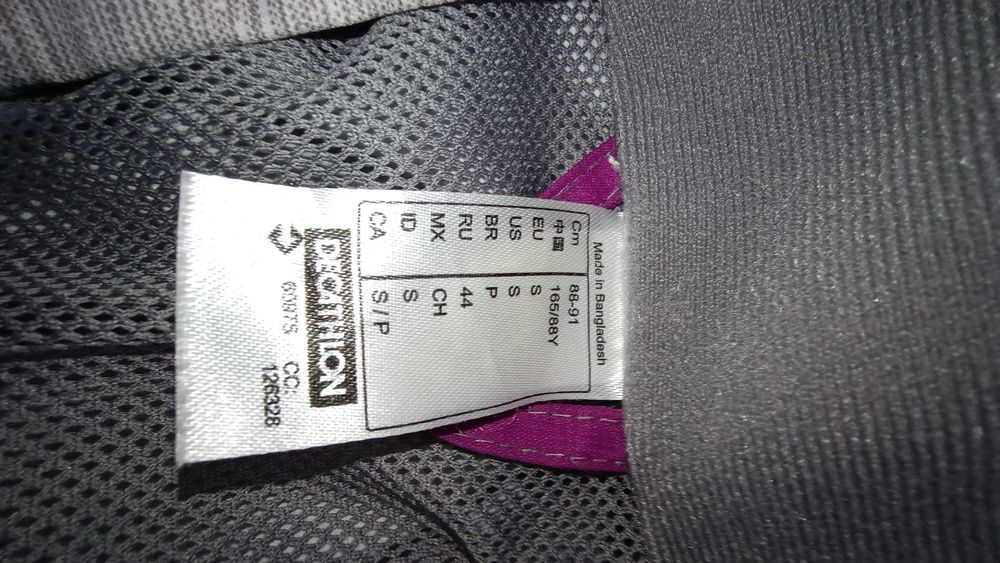 Geaca impermeabila QUECHUA