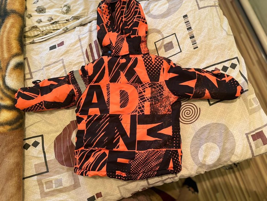 Куртка 5000 тг зимняя