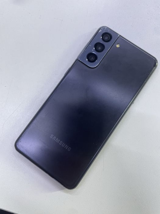 Про дам телефон Samsung s21