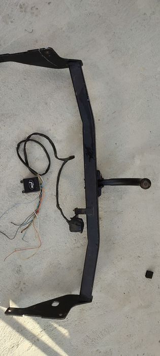Cîrlig remorcare BMW E90, E91 și unu de Ford Mk2