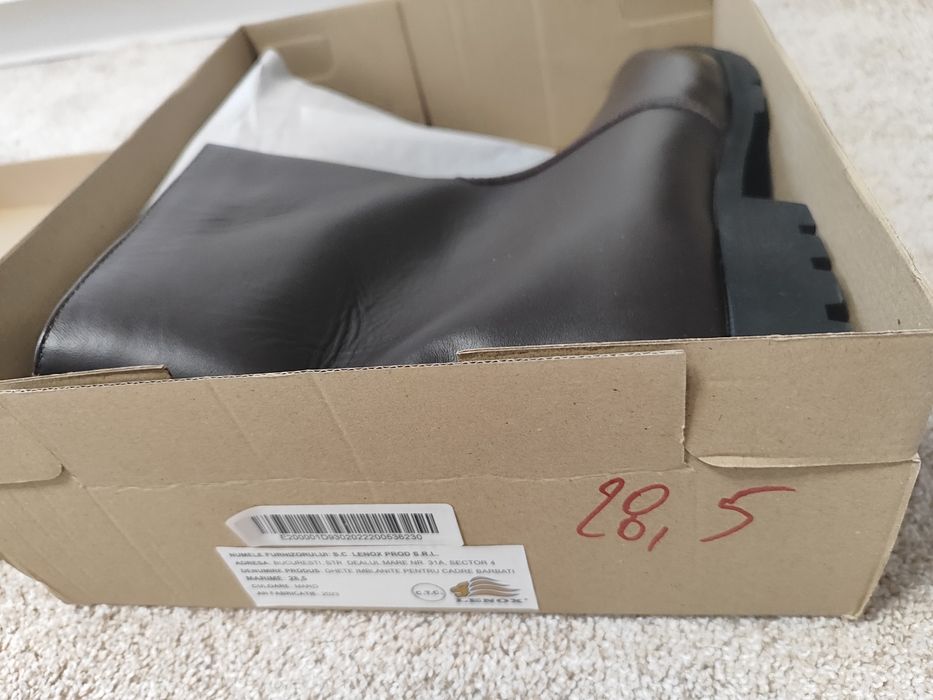 Vând cizme maro mărimea 28.5 (44)