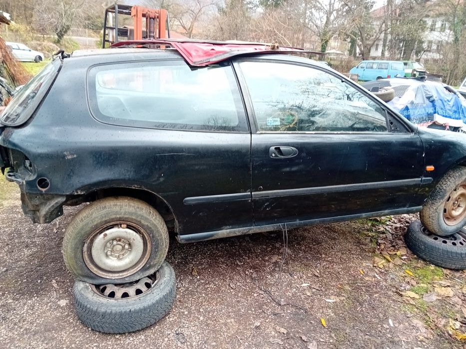 Продавам хонда сивик на части 1.3 16в 75кс 94г.