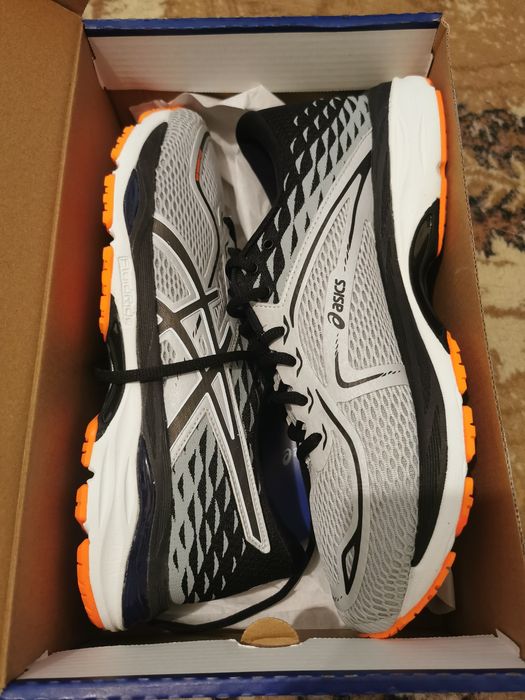 Маратонки 41.5 и 45 номер ASICS GEL-CUMULUS 19