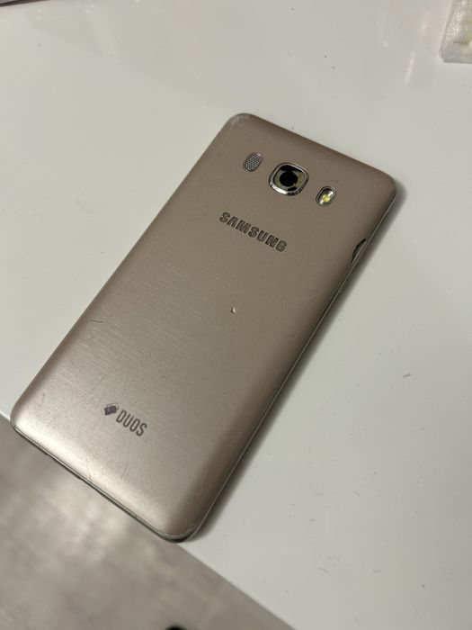 Продам Samsung Galaxy J5