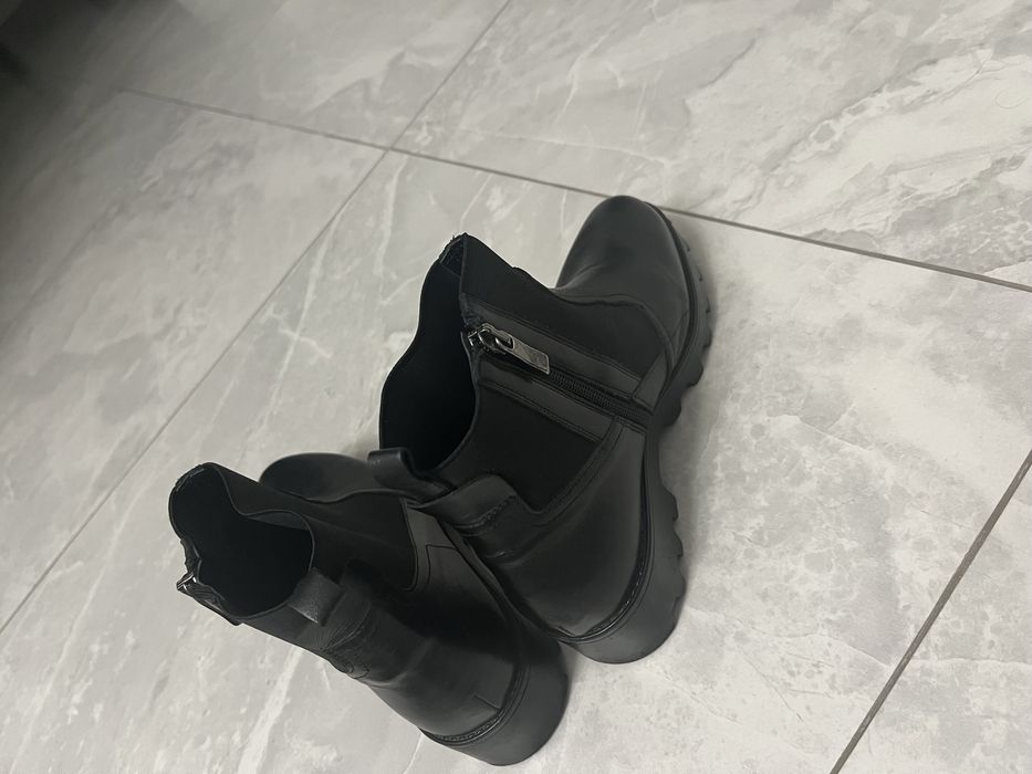 Продам осенние ботинки