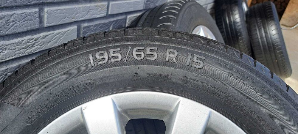 Vând roti  cu cauciucuri de vara  VW golf 5 , Michelin 195/65/15