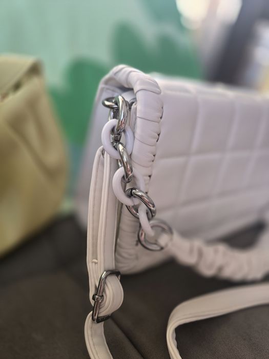 Дамски чанти до 12 €