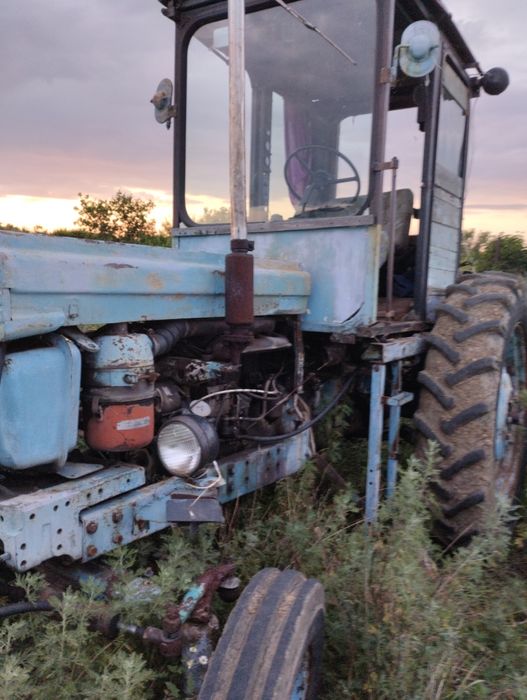 Продам трактор на ходу