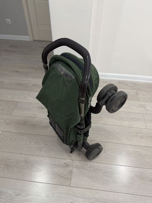Продам немецкую коляску NUNA