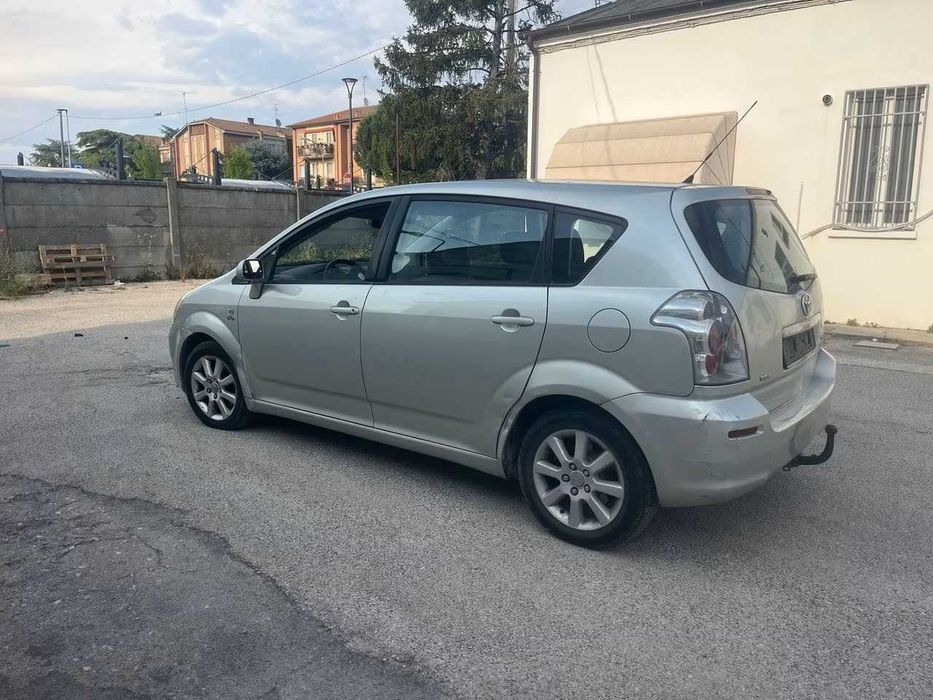 Toyota Corolla Verso 2.0d4d На Части !!!
