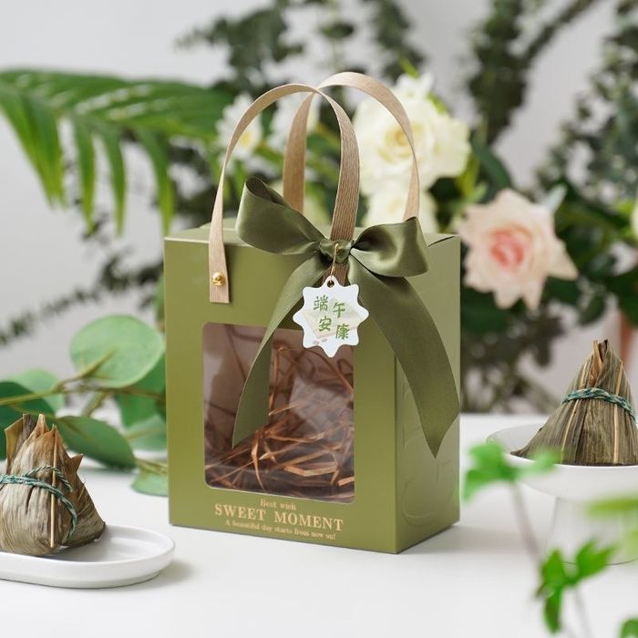 Пакет-коробка в зеленом цвете