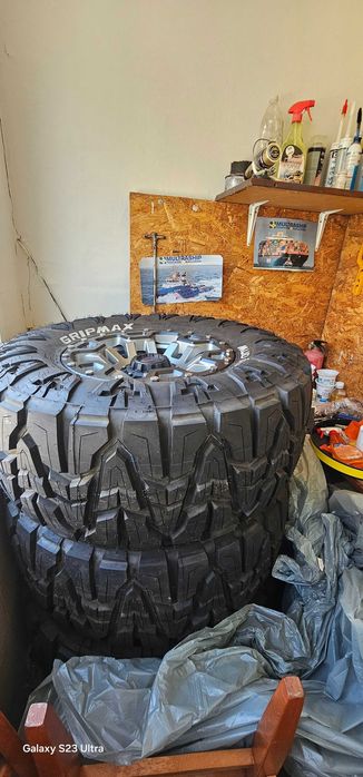 Гуми с Джанти Gripmax Mud Rage 35'