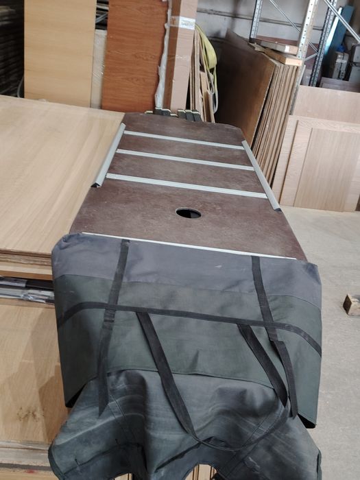 Продам лодку с мотором 9.8