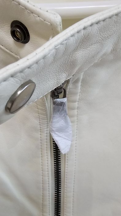 Кожаная куртка белая