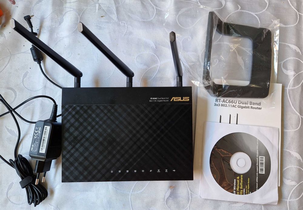 Безжичен рутер ASUS RT-AC66U Black Diamond Dual-Band AC 1750