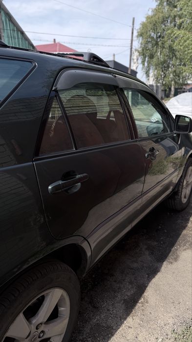 Продам машину ,  LEXUS RX 300