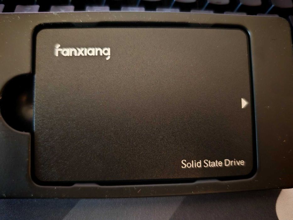Нов ! Твърд диск вътрешен SSD Fanxiang S101, 4TB, SATA III, 2,5 инча, черен