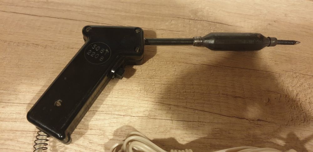 Pistol,ciocan de lipit rusesc