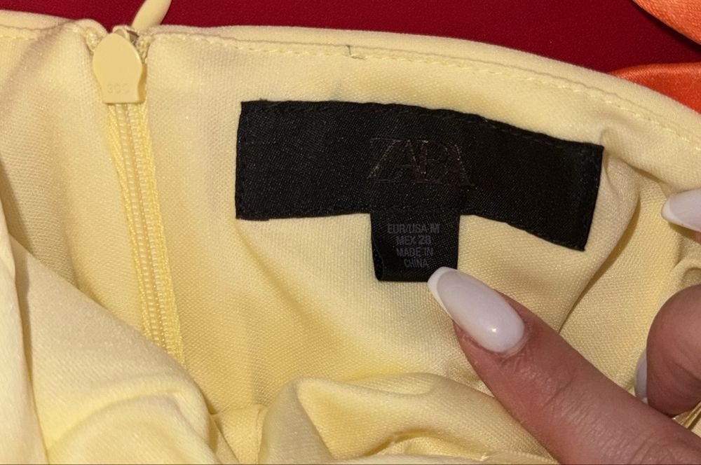 Viral рокля ZARA