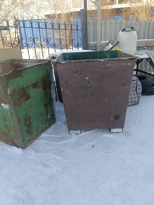 Мусорный контейнер