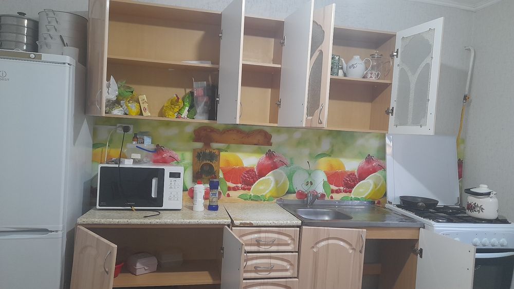 Продам кухонный гарнитур б/у