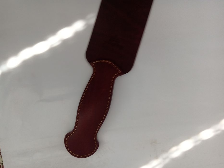 Продавам бръснарски колан