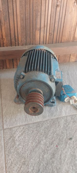 Motor electric 220/380 3kw AEG 1380 rotații pe minut 500 lei