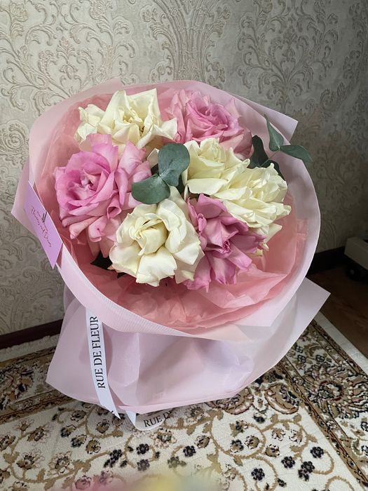 букет из 7 роз б/у