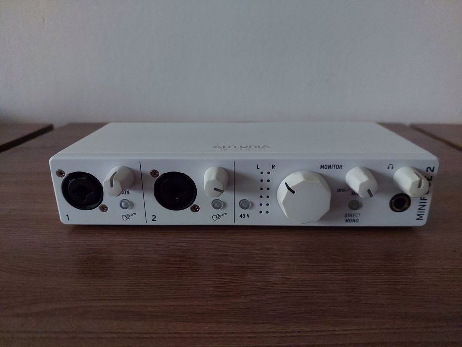 Arturia Minifuse 2 white